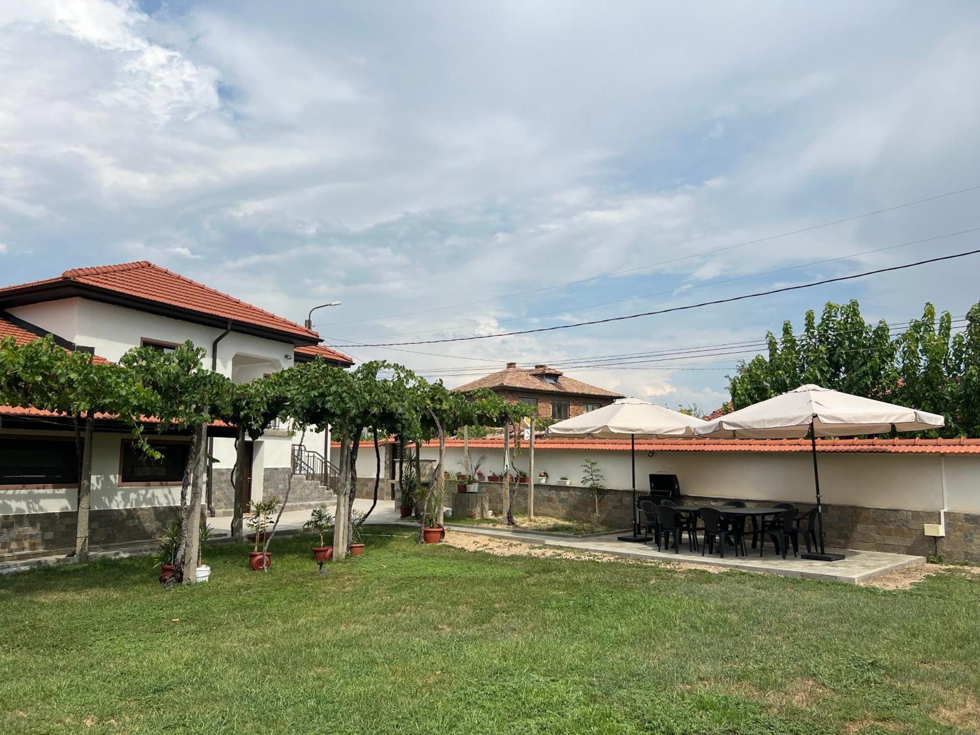 Къща За Гости Бадови Chissarja Exterior foto