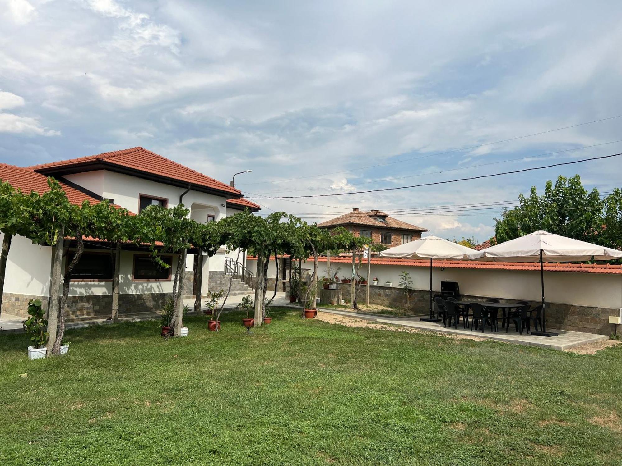 Къща За Гости Бадови Chissarja Exterior foto
